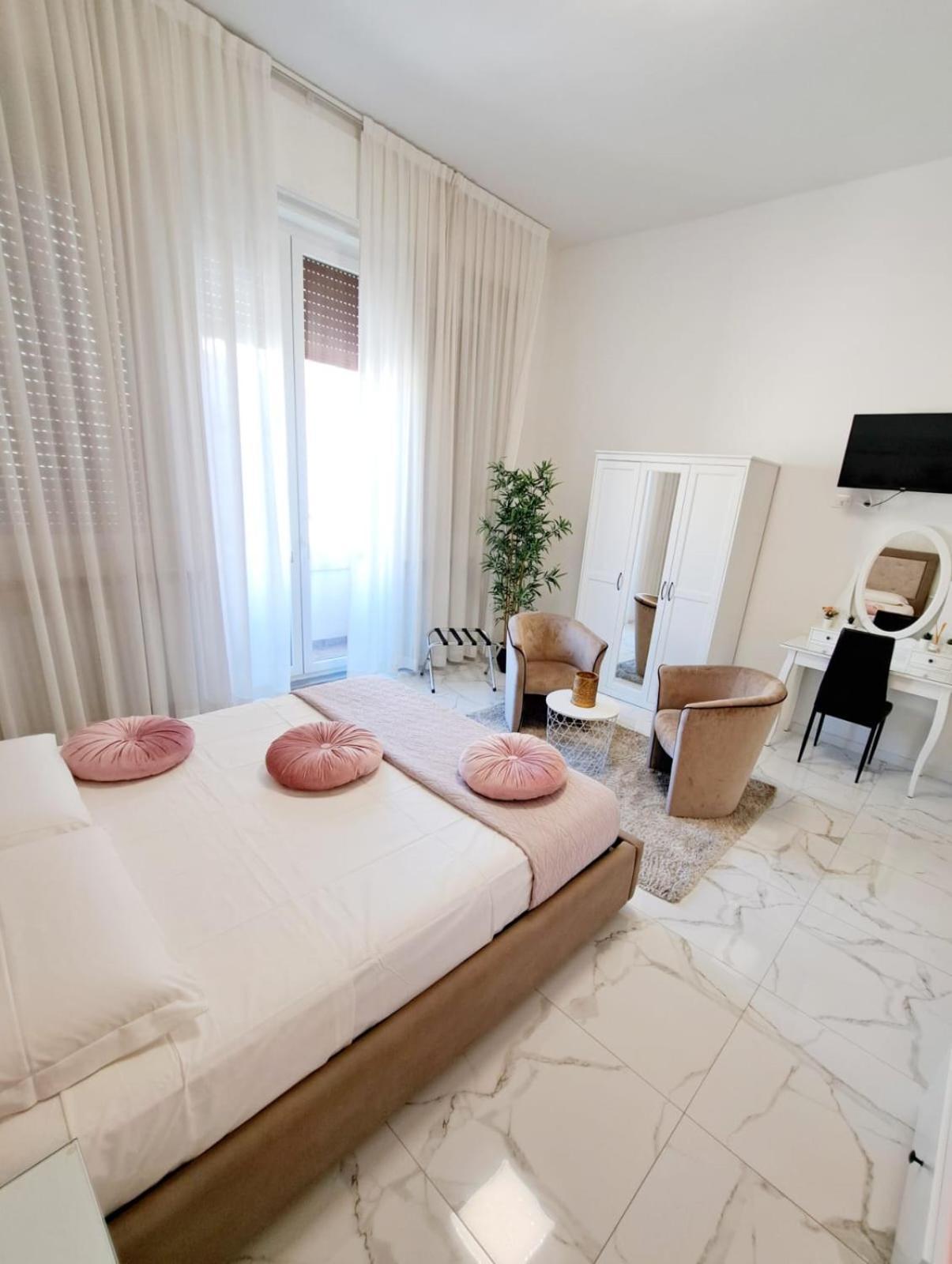 The Gallery Boutique Rooms Trieste Bagian luar foto